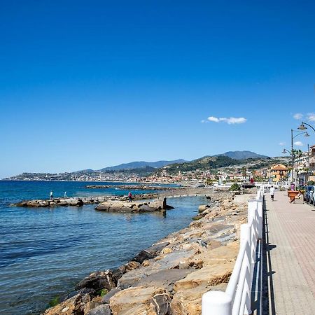 Appartamento La Casa Di Tina A 20 Metri Dal Mare Santo Stefano al Mare Esterno foto