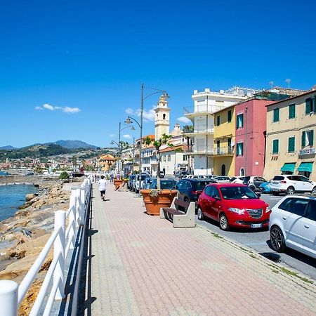 Appartamento La Casa Di Tina A 20 Metri Dal Mare Santo Stefano al Mare Esterno foto