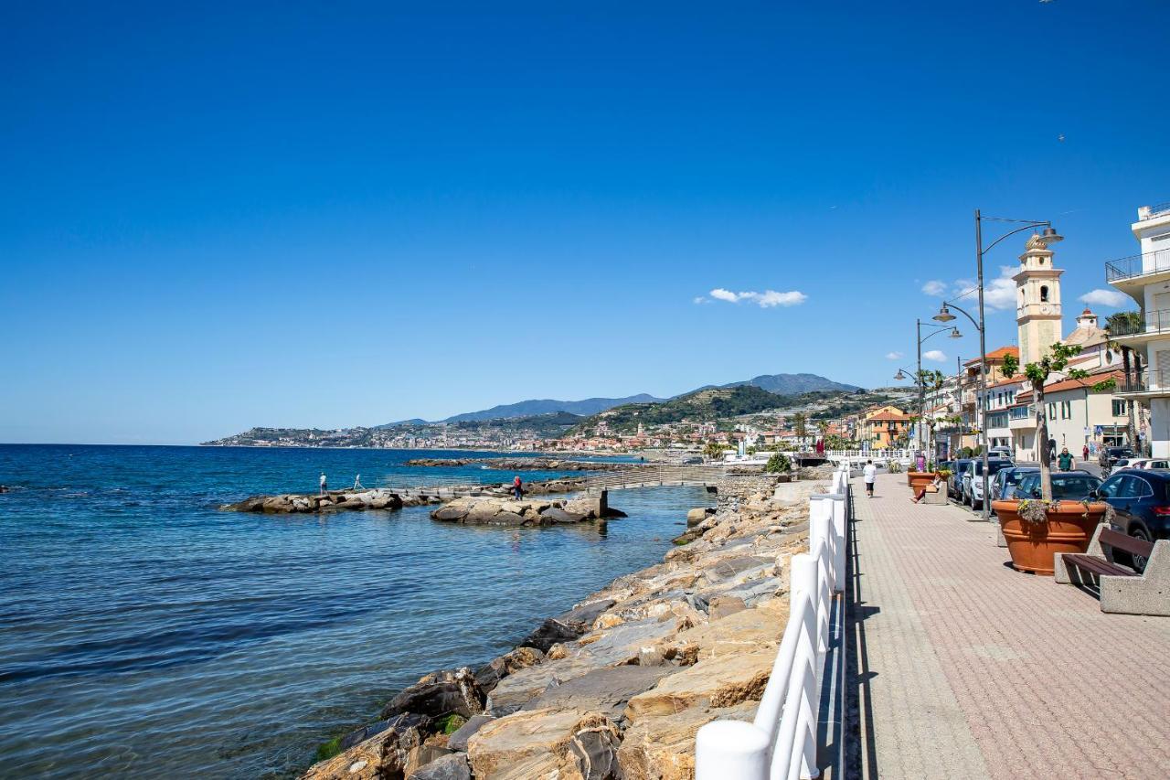 Appartamento La Casa Di Tina A 20 Metri Dal Mare Santo Stefano al Mare Esterno foto