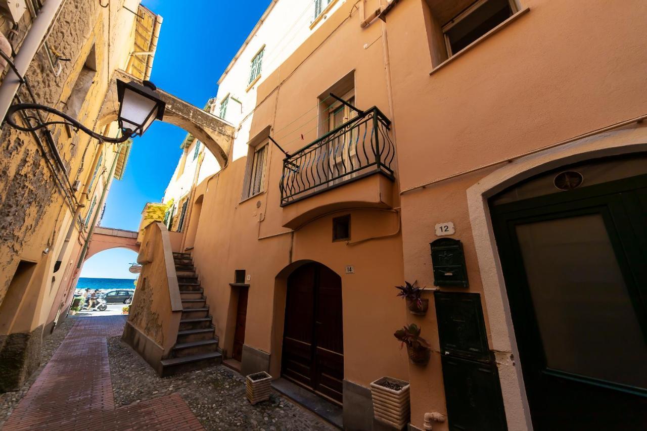 Appartamento La Casa Di Tina A 20 Metri Dal Mare Santo Stefano al Mare Esterno foto